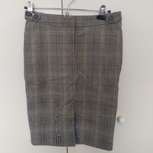 H & M Black and Gray Plaid Skirt Size 4 US